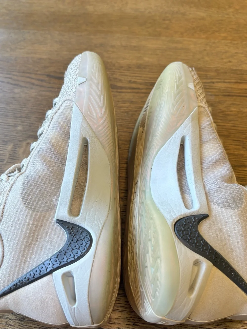 Nike React Hyperset 2 Volleyball Shoes Women’s 7 Beige Volleyball Court Sneakers